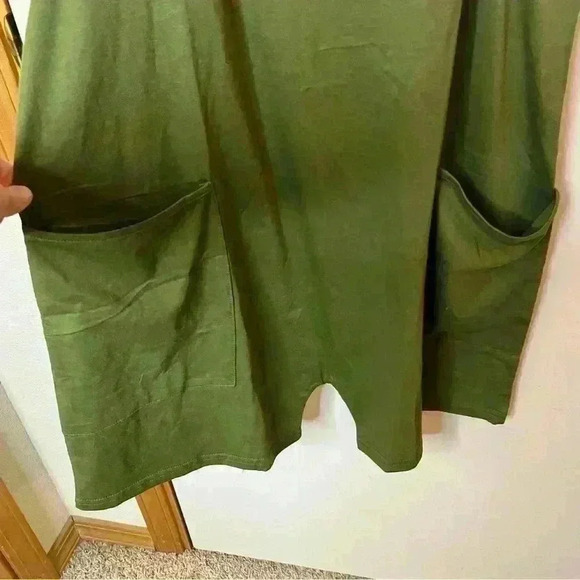 Romper Shorts Women Large Green Oversized Adjustable Straps Pockets Summer NWOT - Picture 4 of 7